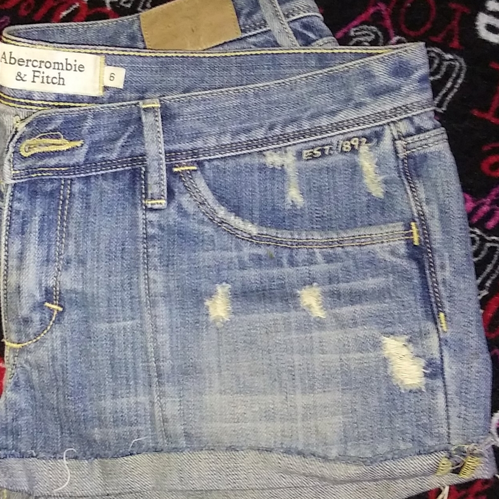 Women's Abercrombie&Fitch shorts - Picture 5 of 5